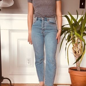 BDG SIZE 27 SLIM STRAIGHT JEANS